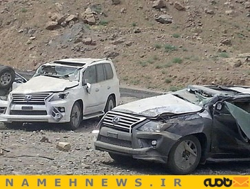 واژگونی تریلی حمل کننده لکسوس در جاده یزد/ عکس