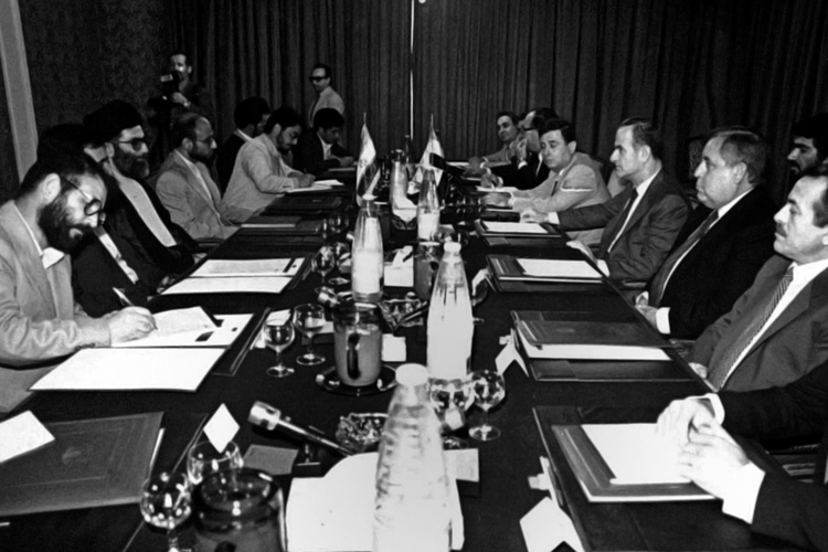 (تصاویر) دور اول ریاست جمهوری آیت‌الله‌خامنه‌ای