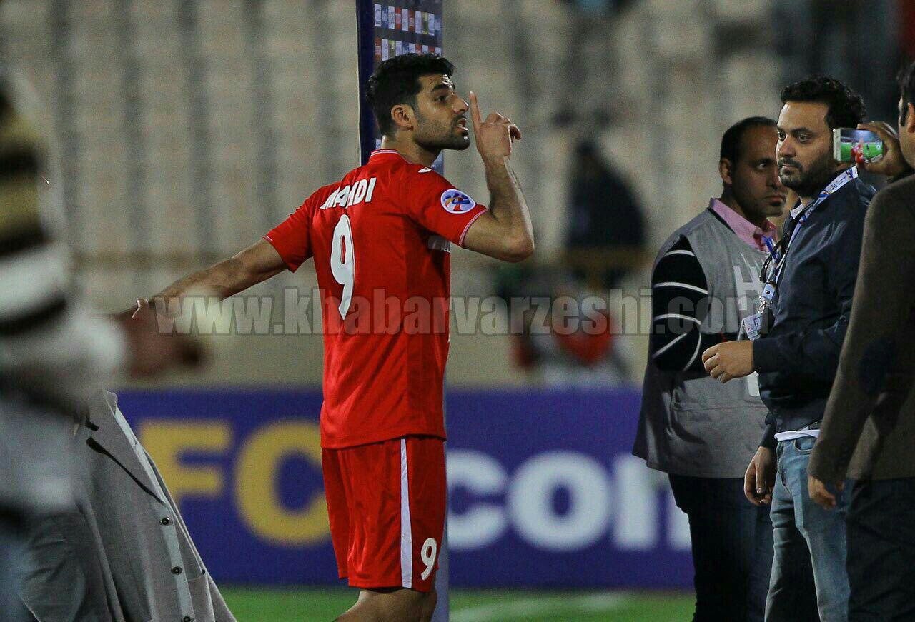 واکنش متفاوت طارمی به اعتراض هواداران پرسپولیس/ عکس
