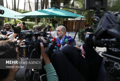 حاشیه جلسه هیئت دولت